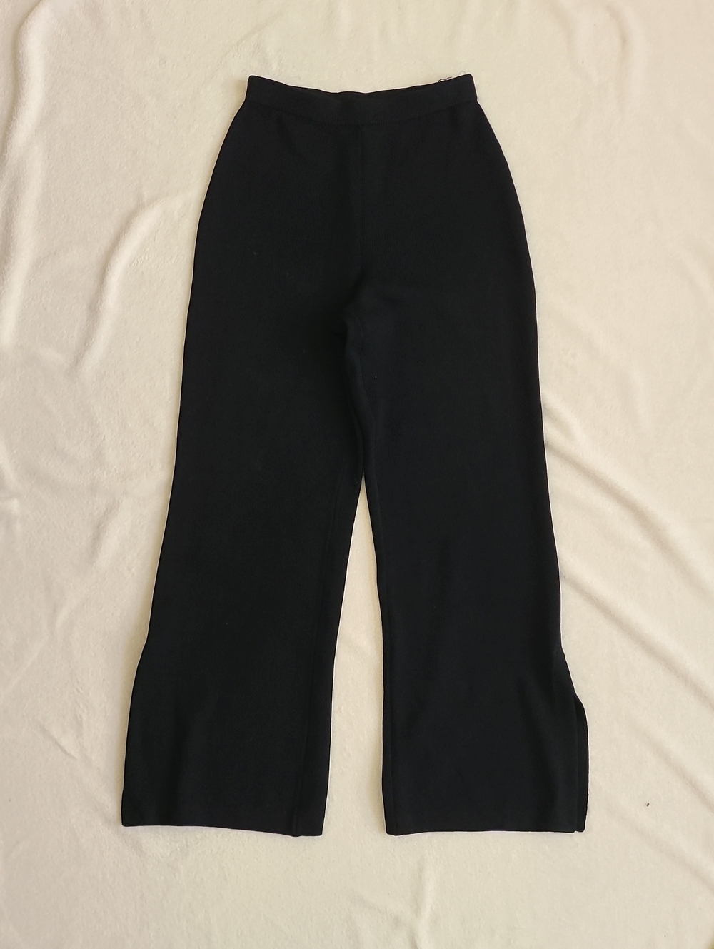 St. John Black Wide Leg Knit Pants Trousers 2 Side Slits Pull On Quiet Luxury